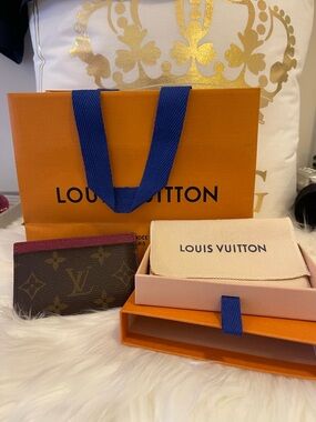 (PRICE IS FIRMED) 💯% Authentic Louis Vuitton Mono Women’s Card case